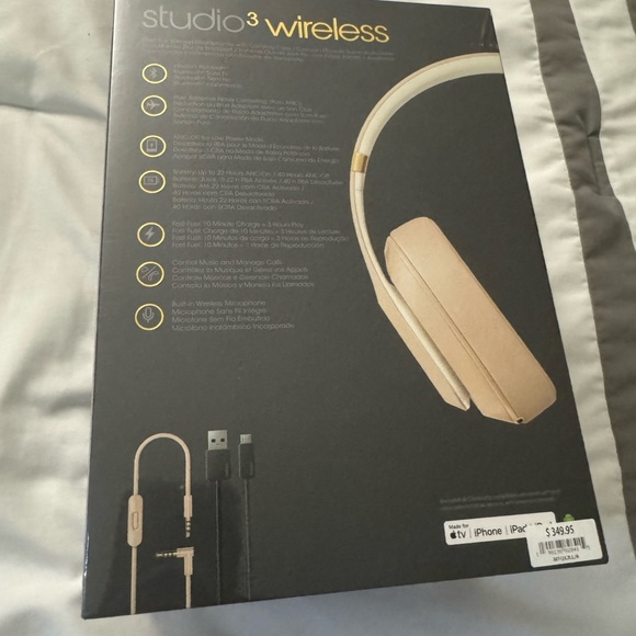 Beats Studio3 Wireless Headphones - Desert Sand - Picture 5 of 5